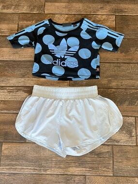 Haimont athletic shorts with built in lining  M Adidas polka dot crop top M